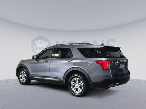 CARBONIZED GRAY METALLIC 2023 Ford Explorer XLT