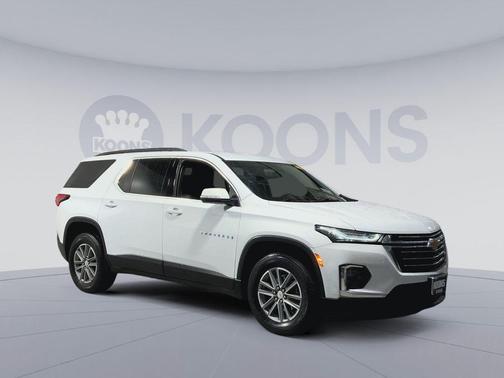 Summit White 2023 Chevrolet Traverse LT Cloth