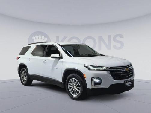 Summit White 2023 Chevrolet Traverse LT Cloth