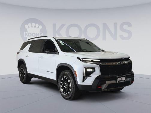 Polar White Tricoat 2026 Chevrolet Traverse AWD Z71