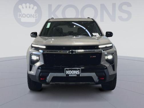 Sandstone Gray 2026 Chevrolet Traverse AWD Z71