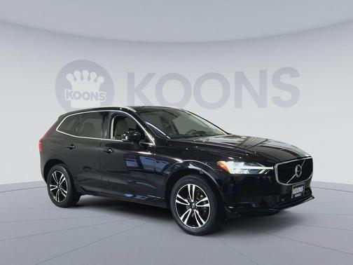 Onyx Black Metallic 2020 Volvo XC60 T5 Momentum