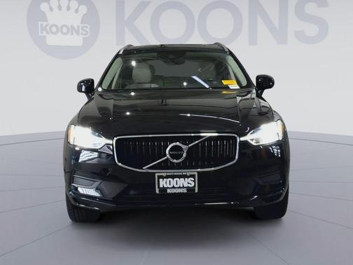 Onyx Black Metallic 2020 Volvo XC60 T5 Momentum