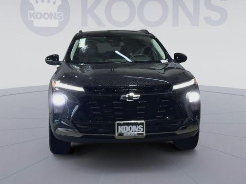 Mosaic Black Metallic 2026 Chevrolet Trax FWD ACTIV