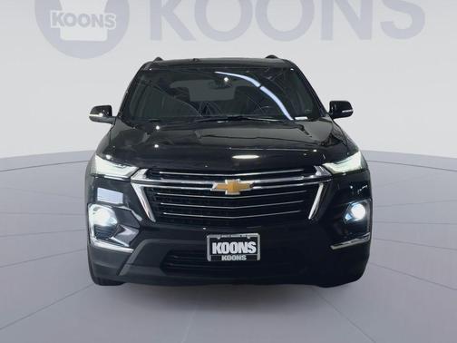 Mosaic Black Metallic 2023 Chevrolet Traverse LT Leather