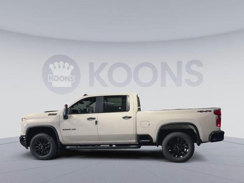 White Sands 2026 Chevrolet Silverado 2500 Custom