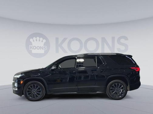 Mosaic Black Metallic 2023 Chevrolet Traverse RS