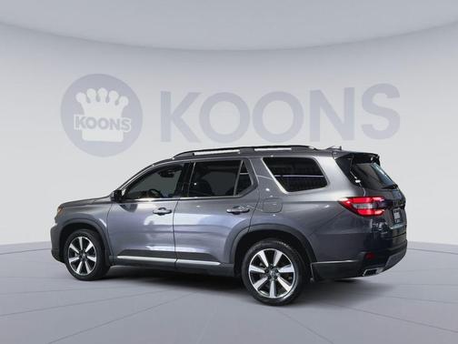 Sonic Gray Pearl 2025 Honda Pilot Touring 8-Passenger