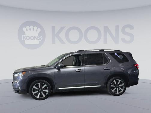 Sonic Gray Pearl 2025 Honda Pilot Touring 8-Passenger