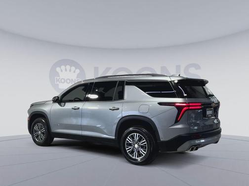 Sterling Gray Metallic 2026 Chevrolet Traverse LT