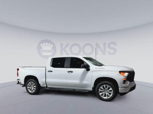 Summit White 2026 Chevrolet Silverado 1500 Custom