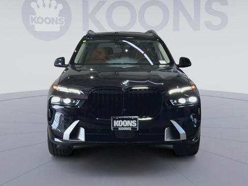 Black Sapphire Metallic 2024 BMW X7 xDrive40i