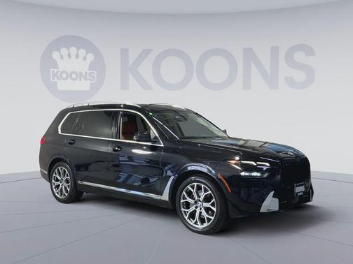 Black Sapphire Metallic 2024 BMW X7 xDrive40i