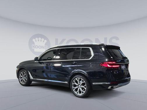 Black Sapphire Metallic 2024 BMW X7 xDrive40i