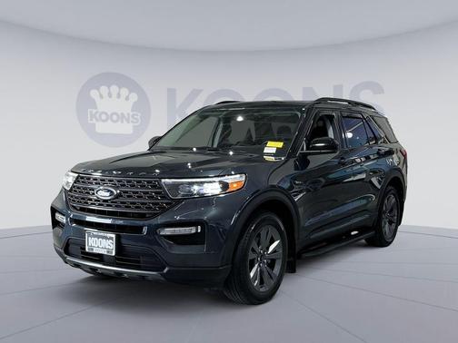 Blue Metallic 2022 Ford Explorer XLT