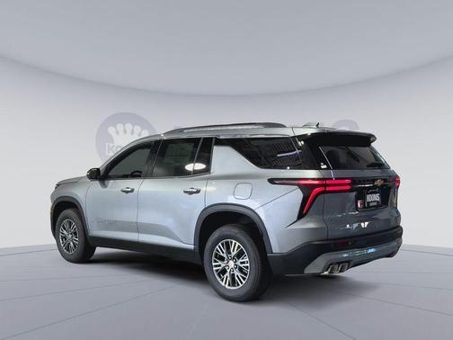 Sterling Gray Metallic 2026 Chevrolet Traverse LT