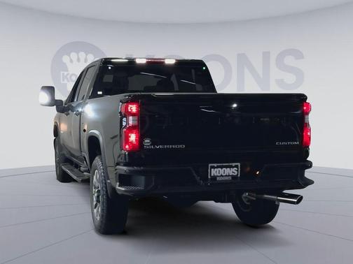 Black 2026 Chevrolet Silverado 2500 Custom