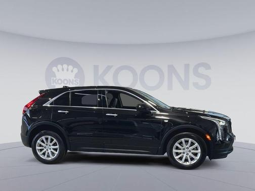 Stellar Black Metallic 2022 Cadillac XT4 Luxury