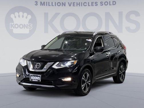 Photo 1 of 25 of 2017 Nissan Rogue SL