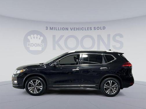 Photo 2 of 25 of 2017 Nissan Rogue SL