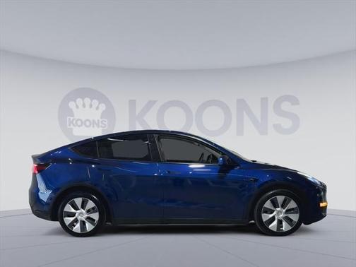 2022 Tesla Model Y Long Range Dual Motor All-Wheel Drive