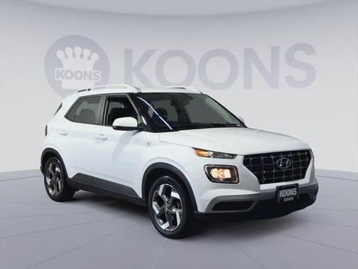 2022 Hyundai VENUE SEL