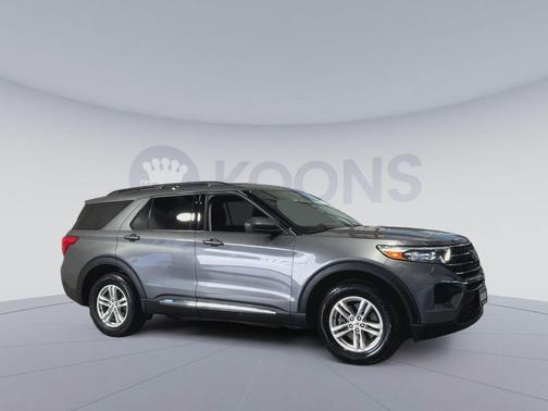 Gray Metallic 2023 Ford Explorer XLT