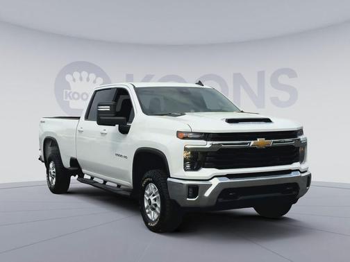 Summit White 2025 Chevrolet Silverado 2500 LT