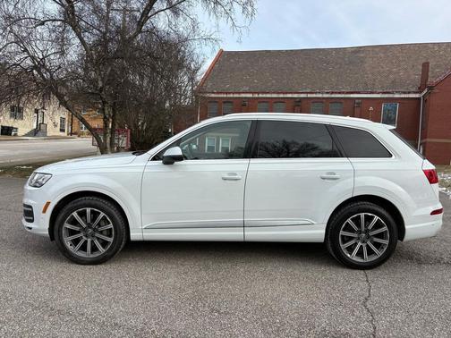 2019 Audi Q7 45 Premium Plus