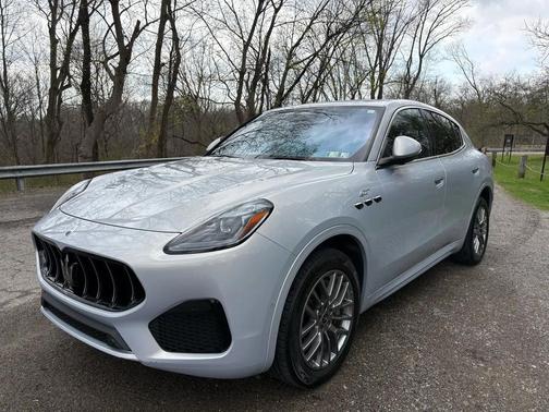 Silver 2024 Maserati Grecale GT