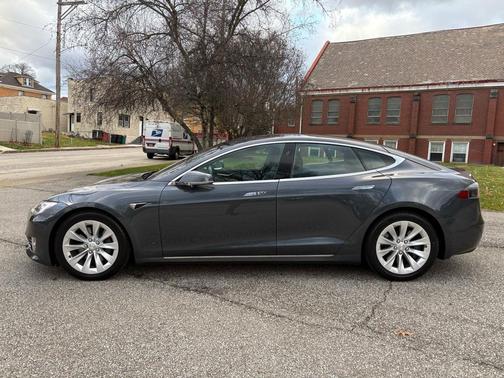 2016 Tesla Model S 75D