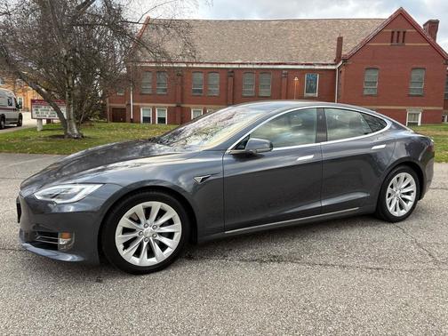 2016 Tesla Model S 75D