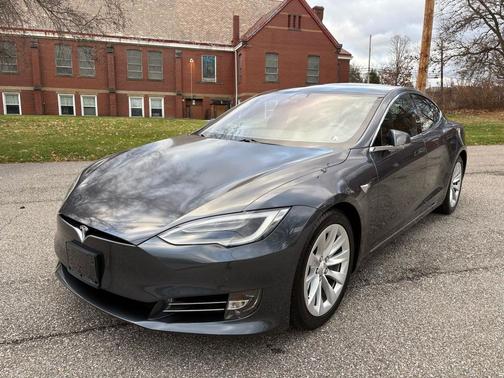 2016 Tesla Model S 75D
