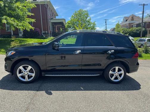 Black 2017 Mercedes-Benz GLE 350 4MATIC