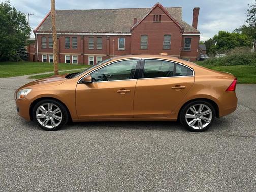 Orange 2011 Volvo S60 T6