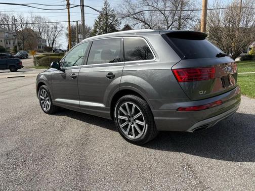 Gray 2019 Audi Q7 45 Premium Plus