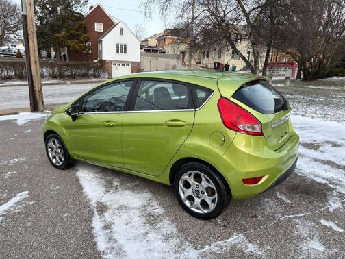 2011 Ford Fiesta SES Hatchback