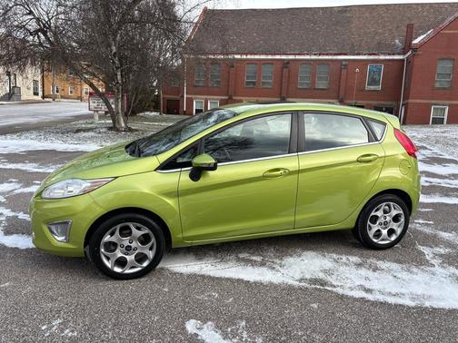 2011 Ford Fiesta SES Hatchback