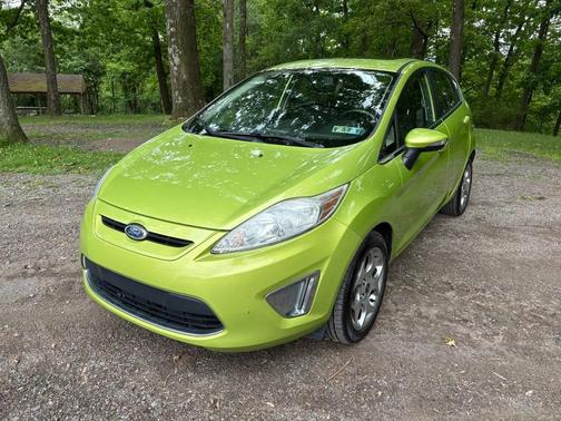 Green 2011 Ford Fiesta SES Hatchback