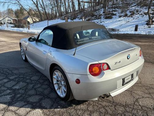 2004 BMW Z4 2.5i Roadster