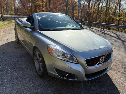 2011 Volvo C70 T5
