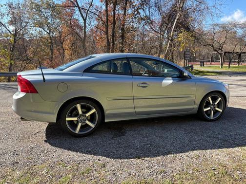 2011 Volvo C70 T5