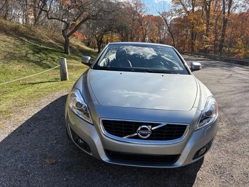 2011 Volvo C70 T5