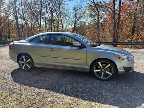 2011 Volvo C70 T5