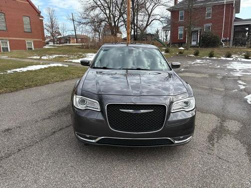 2016 Chrysler 300 Limited