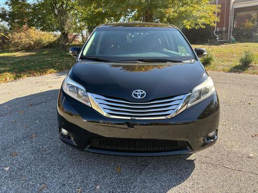 2017 Toyota Sienna XLE