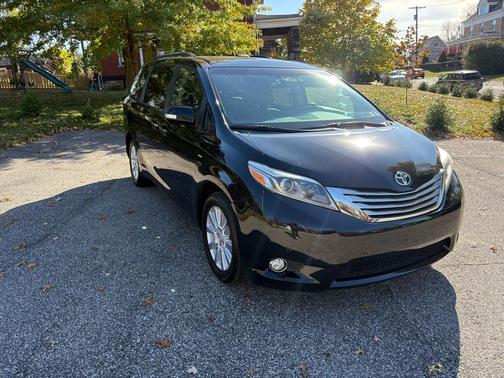2017 Toyota Sienna XLE