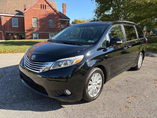 2017 Toyota Sienna XLE
