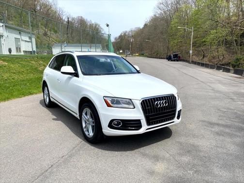 White 2017 Audi Q5 2.0T Premium Plus