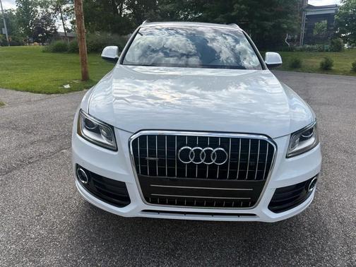 White 2017 Audi Q5 2.0T Premium Plus